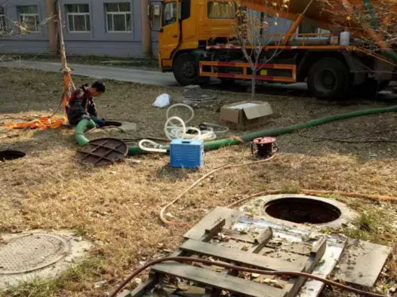 罗湖嘉滨花园专业疏通厕所马桶下水道钻孔维修水管马桶