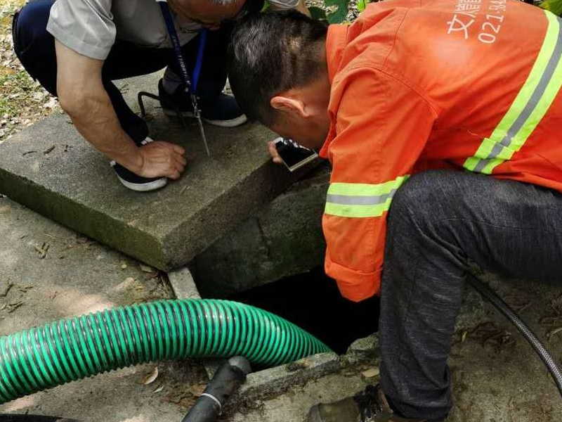 罗湖快速疏通厕所马桶下水道,浴缸菜池地漏做通收费维